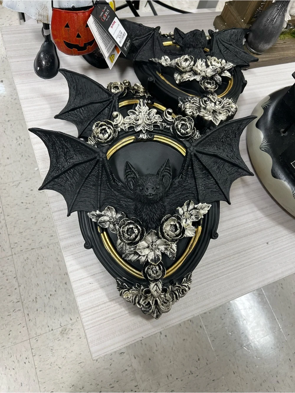 Black and Gold Bat Wall Plaque - Decorative Home Wall Decor Halloween